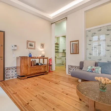Correeiros Downtown - Historic Apartment *