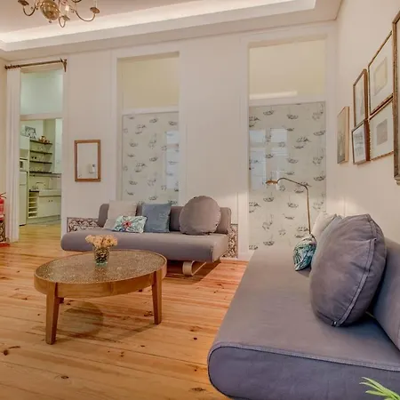 Correeiros Downtown - Historic Apartment *